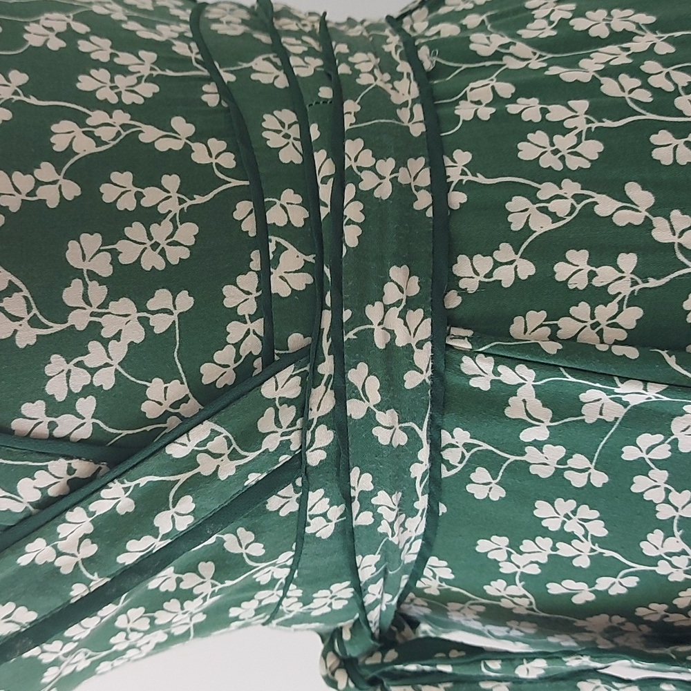 Urban Outfitters Kimchi Blue Rita Green Clover Floral Wrap Mini Dress XS (10) - Picture 8 of 15